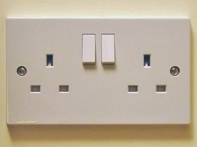 Turn wall plug off